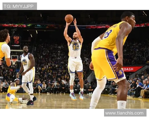 湖人勇士季前赛精彩对决视频回顾全场亮点与精彩瞬间分享